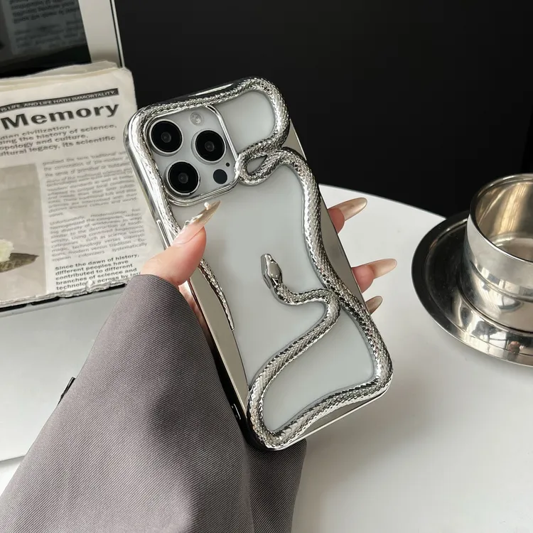 立体蛇适用于iphone16promax手机壳15PLUS镂空14电镀13磨砂12/11