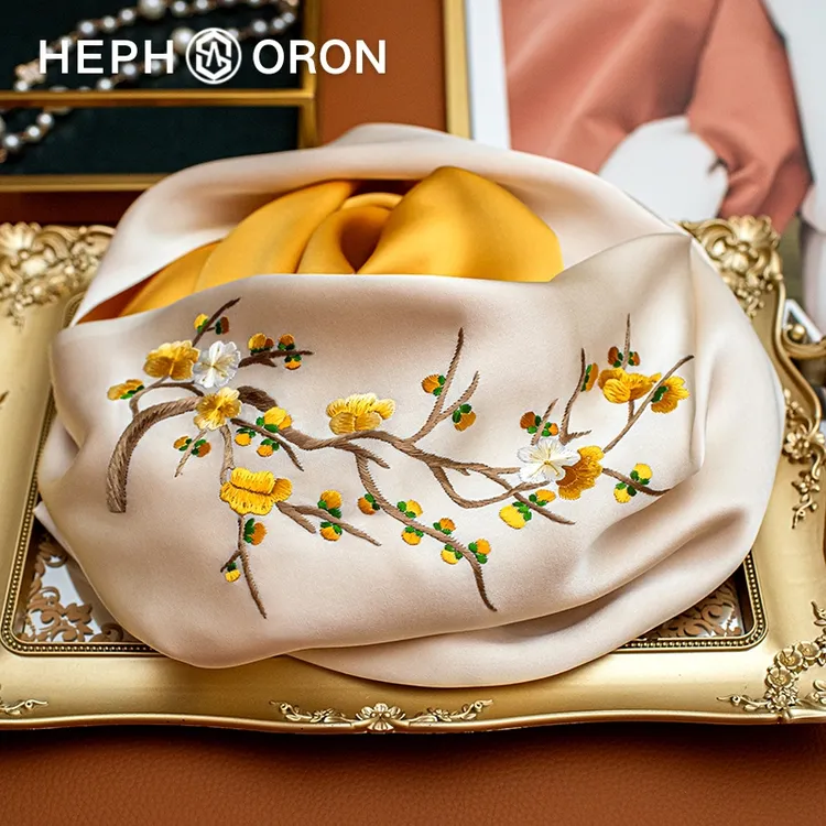 HEPHSORON苏绣丝巾礼盒送妈妈金色梅花刺绣高级感桑蚕丝真丝围巾