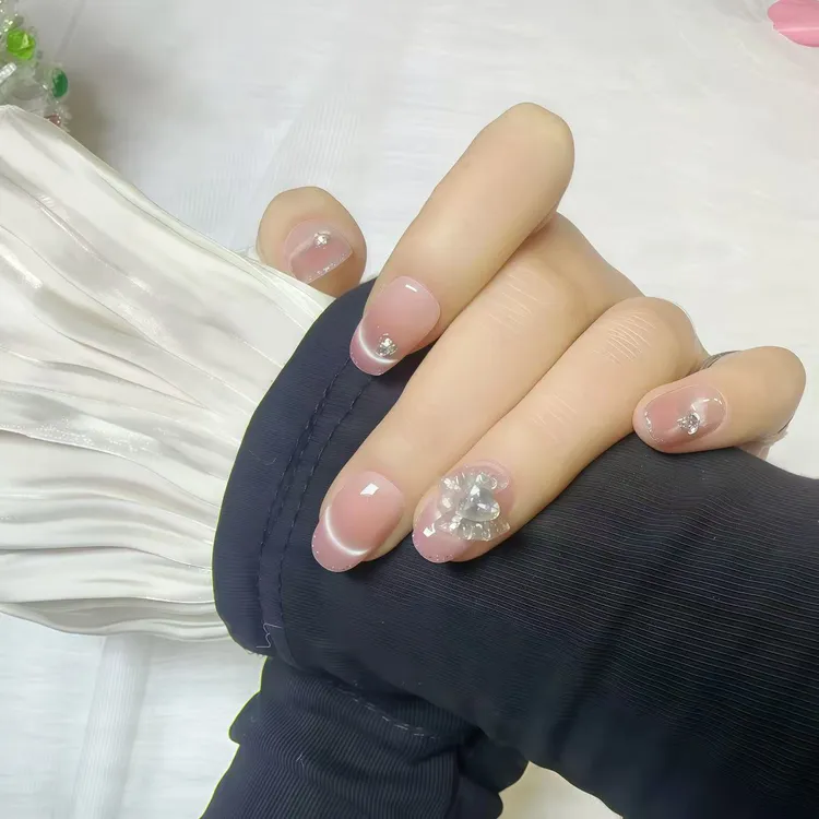 早春少女风纯手工短款爆闪蝴蝶结法式温柔穿戴甲美甲贴片