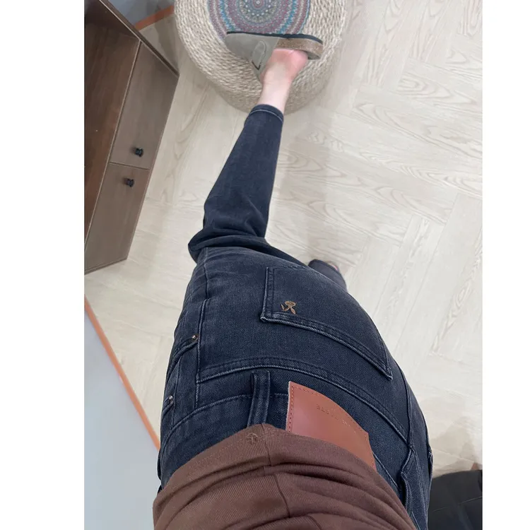 巨显腿直~秋季新款直筒牛仔裤女大码遮胯显瘦烟管裤高腰九分裤子