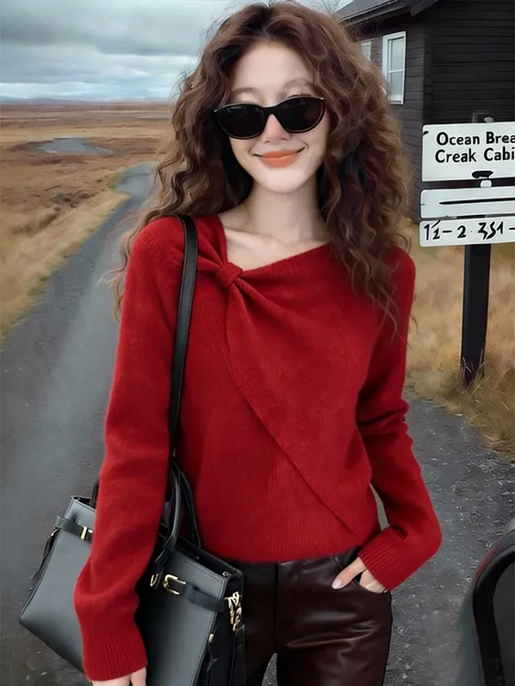 慵懒显瘦扭结斜v领毛衣女冬季2025新款设计感百搭针织打底衫上衣