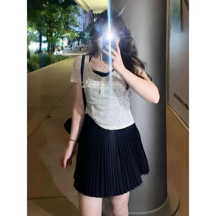 大码假两件挂脖波点上衣搭配百褶裙女新款胖mm修身巨显瘦夏日套装