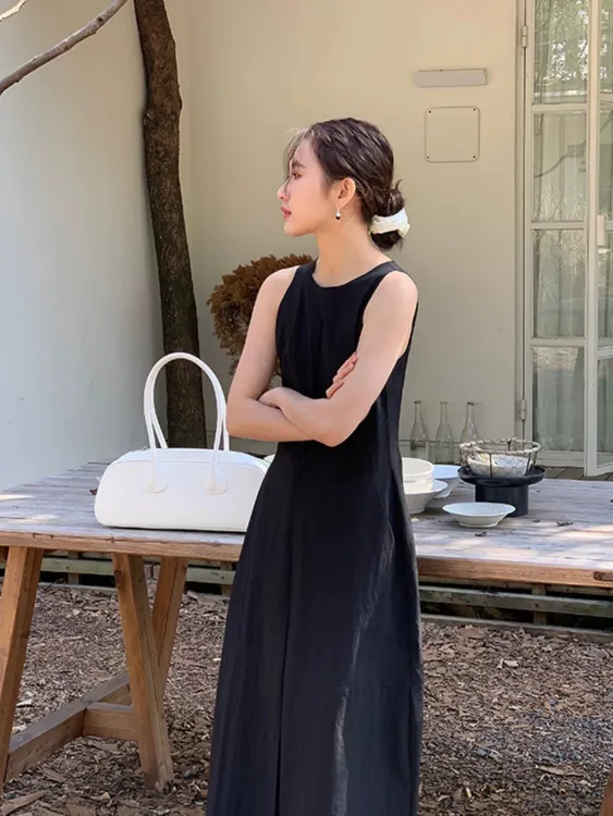 黑色无袖背心连衣裙子女夏季2025新款茶歇法式海边度假长裙2430