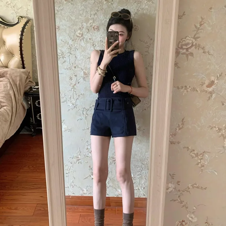 2025夏季新款韩系高智感穿搭圆领无袖针织背心上衣女时尚高腰短裤