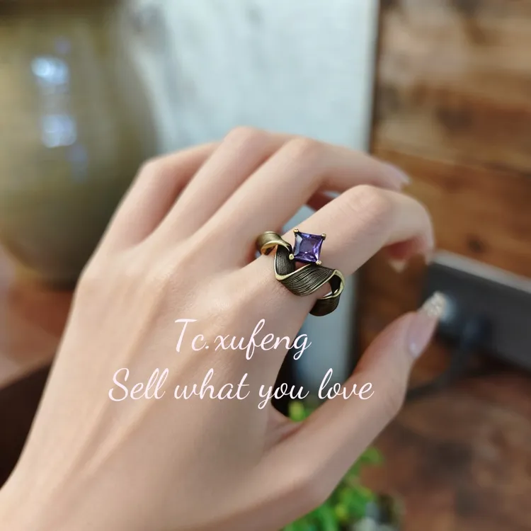 纯铜锆石戒指 金色不掉色戒指波浪扭扭戒臂复古拉丝缎带红锆紫锆