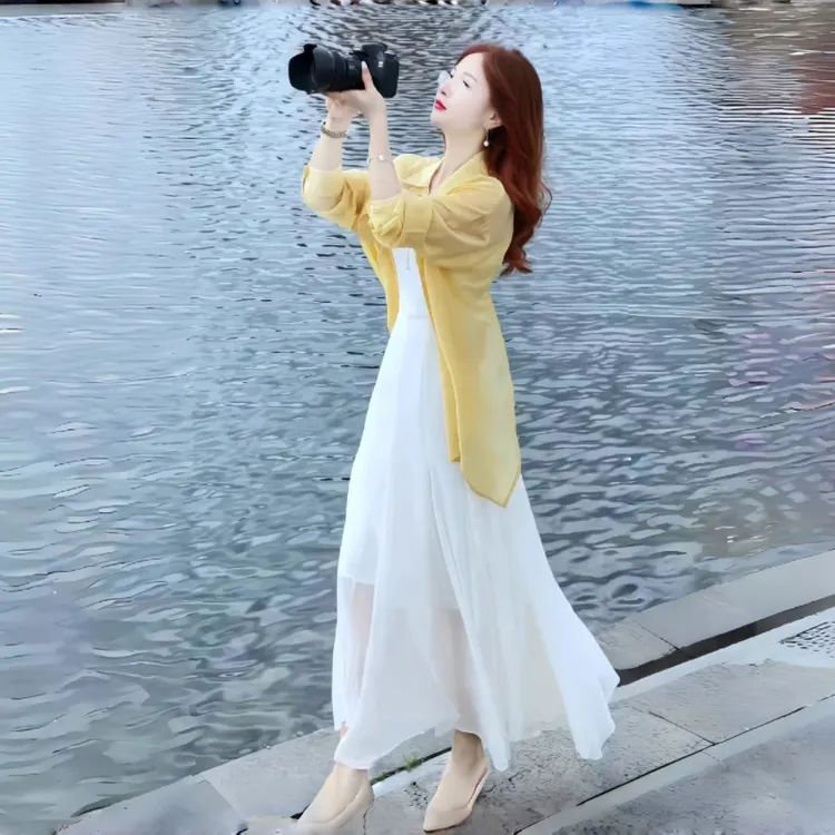早春海边度假连衣裙女夏季新款冰丝防晒衬衫吊带裙两件套装长裙子