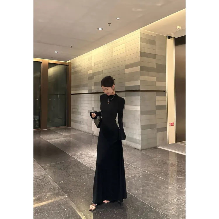 【经典再现】喇叭袖长款裙摆连衣裙时尚万能打底裙秋冬气质长袖轻奢