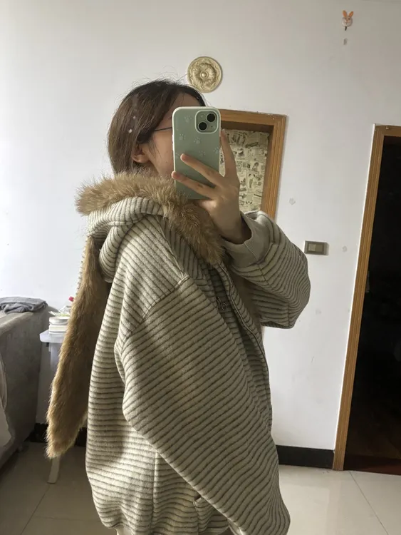 大码美式条纹兔耳加绒开衫2025秋冬新款休闲风设计感连帽毛领外套