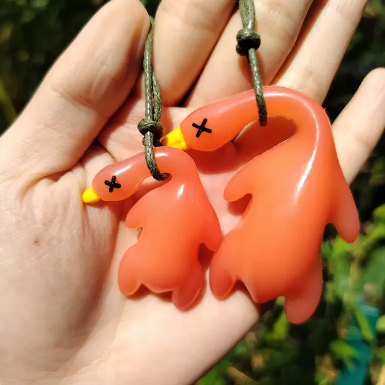 变色烤鸭车载汽车挂件创意后视镜鸭子挂饰车载网红可爱车内装饰品