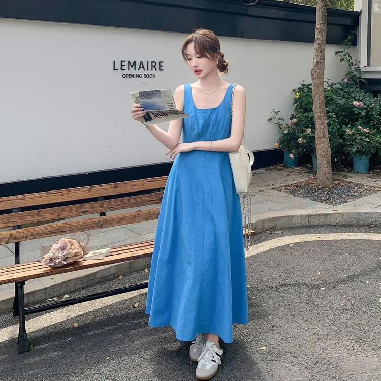法式蓝色高级感连衣裙女2025新款韩版纯色方领背心裙蓝色长裙子
