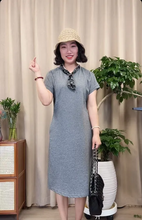 2025夏季新款宽松显瘦时尚印花爆爆款连衣裙