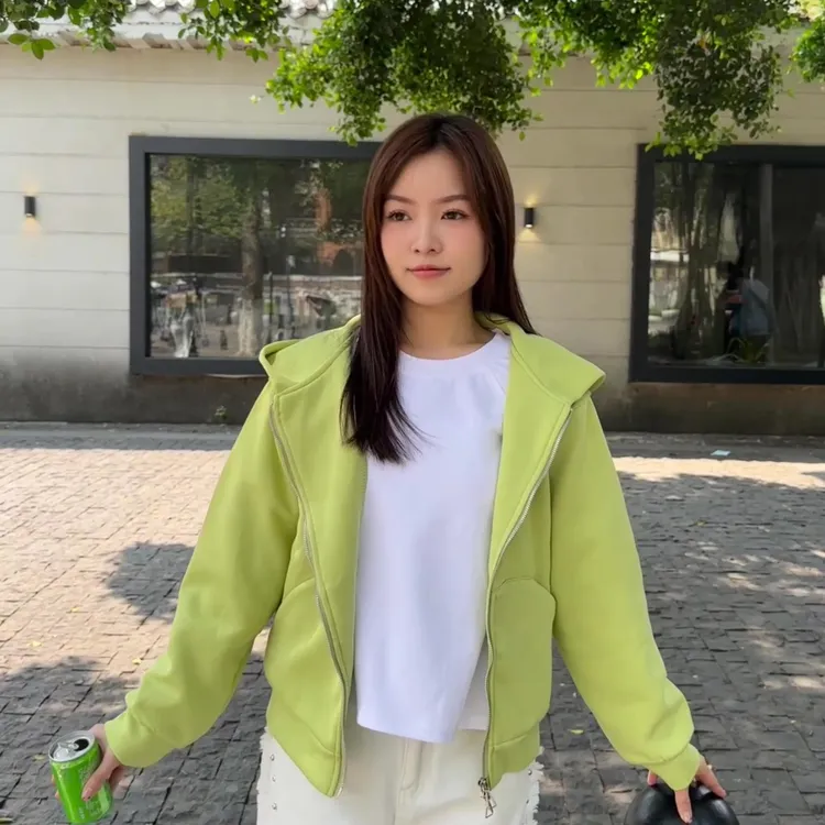 小众不撞款绿色卫衣外套女款2025新款春秋季今年流行连帽休闲上衣
