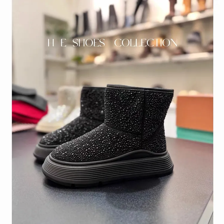 欧货满钻雪地靴2025牛皮羊皮毛一体厚底增高高温烫钻满天星雪地靴