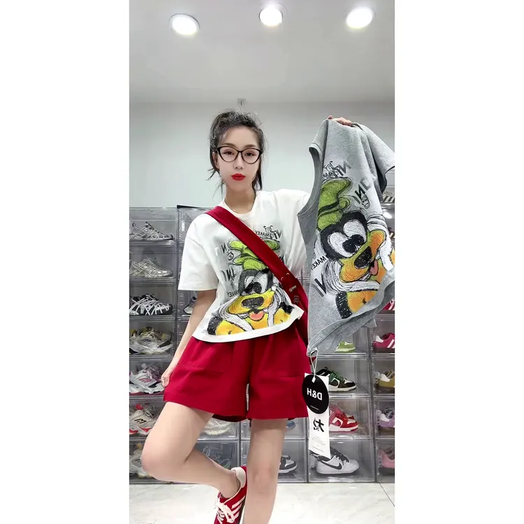 春夏新款时尚潮流卡通图案字母印花圆领短袖T恤女