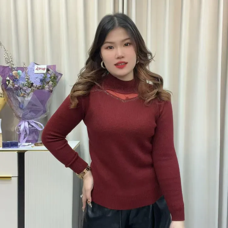 小鑫肝@一体绒网纱拼接镂空烫钻纯色减龄时尚百搭毛衣 5562