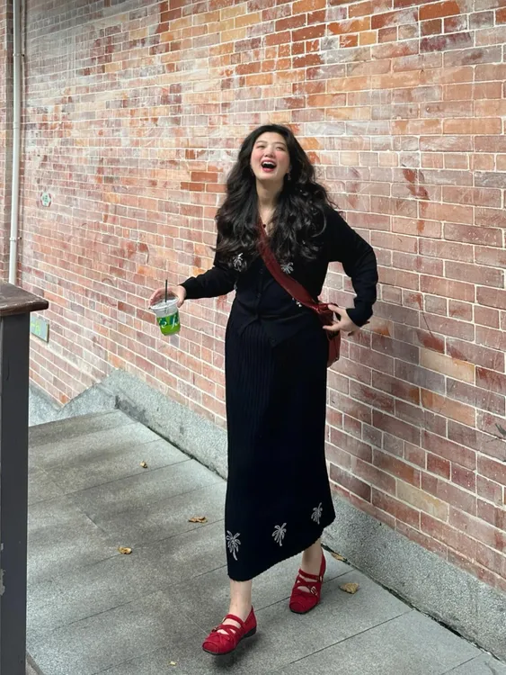 2025秋季茶系一整套法式绝美小香风针织衫搭配半身裙轻熟两件套女