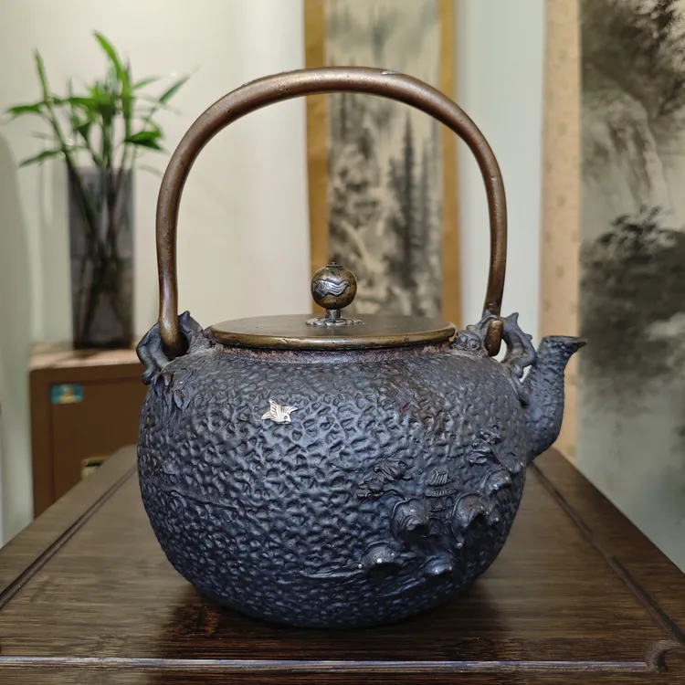 【高级品】龟文堂  中期波千鸟老铁壶  满水容量约1100ml 