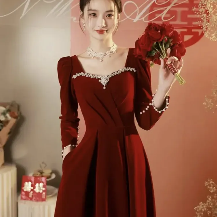 2025新款敬酒服新娘高级感红丝绒款订婚长裙气质晚礼服回门宴会