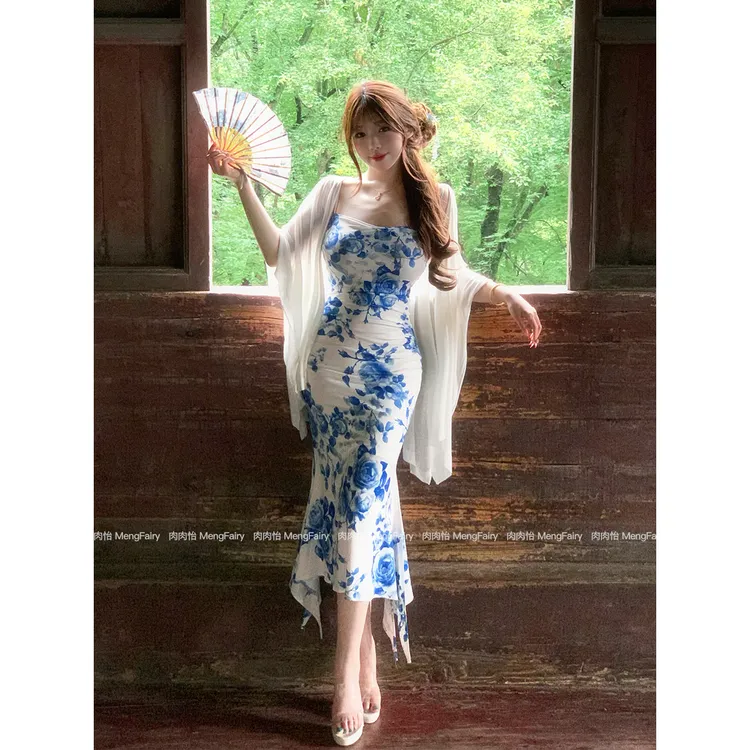 萌面侠肉肉怡【青花瓷器】百搭软糯开衫中式青瓷花吊带裙5813B
