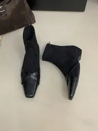  杏仁特调 ~温柔百搭绒面瘦瘦靴女低跟马丁靴7031-21/B15