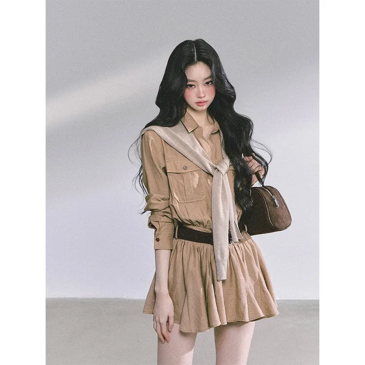 parkyeon高级感卡其色工装连衣裙女秋季新款收腰显瘦蓬蓬短裙子