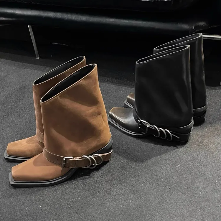 复古做旧厚底短靴小众方头斜口金属扣裤管靴时装靴皮带扣马丁靴女
