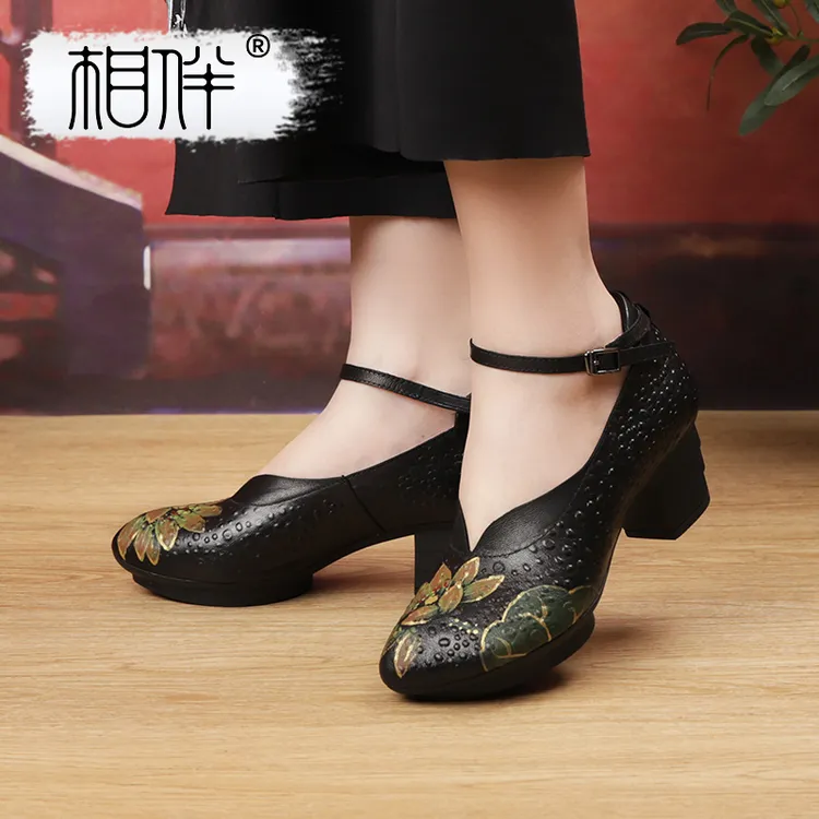 相伴夏季手绘荷花真皮单鞋中跟压花久穿不累民族风羊皮女鞋53229