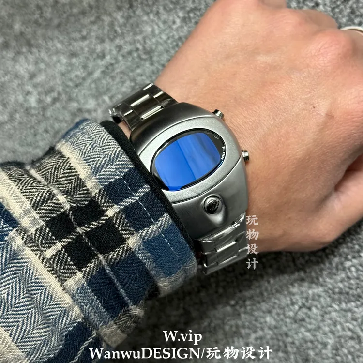 玩物设计外星人y2k赛博风格手表多功能时尚腕表千禧年钢带ins小众