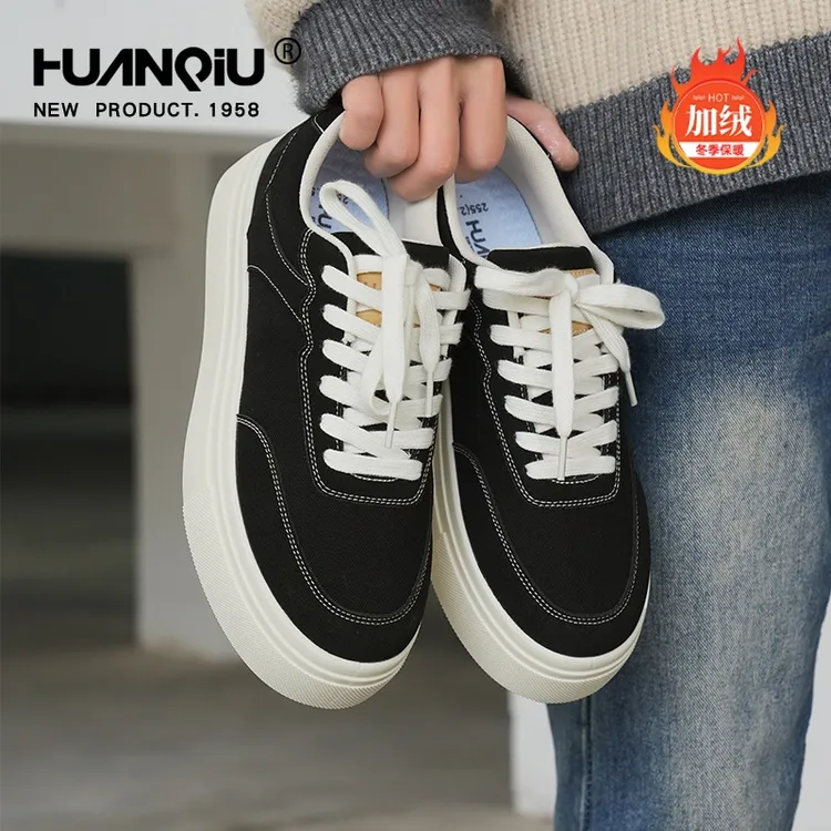 环球厚底黑色板鞋男2025春秋新款轻便百搭增高情侣运动休闲小黑鞋