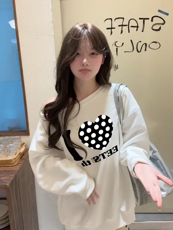 WRXS  设计感爱心波点印花斜肩卫衣女秋冬慵懒宽松休闲长袖上衣潮