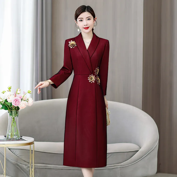 时尚2025年春秋冬妈妈连衣裙女礼服年轻妈妈礼服新款喜婆婆婚宴装