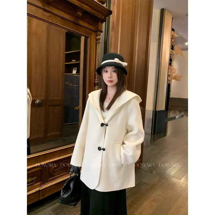 现货大婉酱微胖定制【白绒雪】绵羊毛连帽宽松蓬松女毛呢外套 9856D