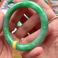 翡翠手镯未镶嵌翡翠