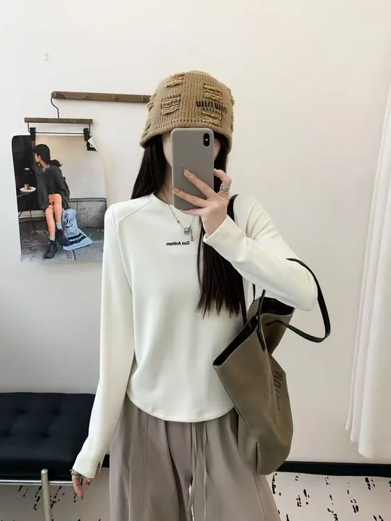 9506番外秋季新款圆领极简风字母印花时尚内搭百搭长袖T恤女