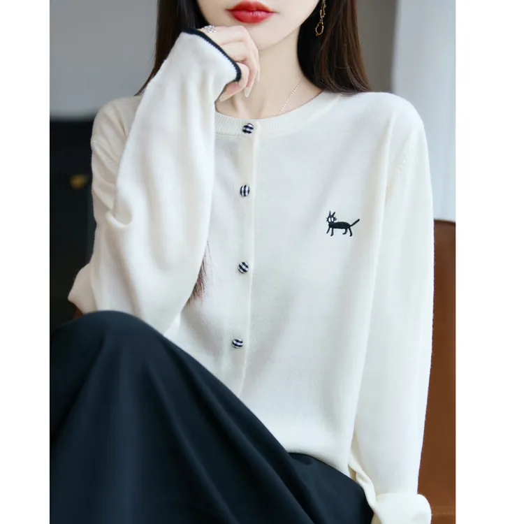 秋冬新款~精纺羊毛上衣圆领拼色刺绣开衫韩版小个子慵懒风针织衫