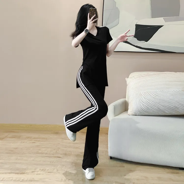 V领休闲运动套装冰丝薄款开叉短袖微喇叭裤修身洋气显瘦两件套