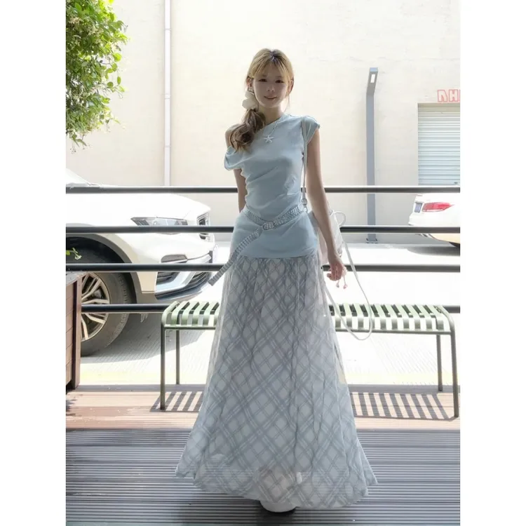 MARIE.COCO欧若风甜美减龄不规则斜肩收腰蓝色上衣格纹半身裙套装