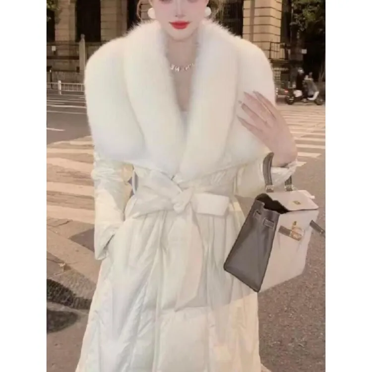 波家断码小香风羽绒女2024新款修身收腰中长款轻奢大毛领小个子