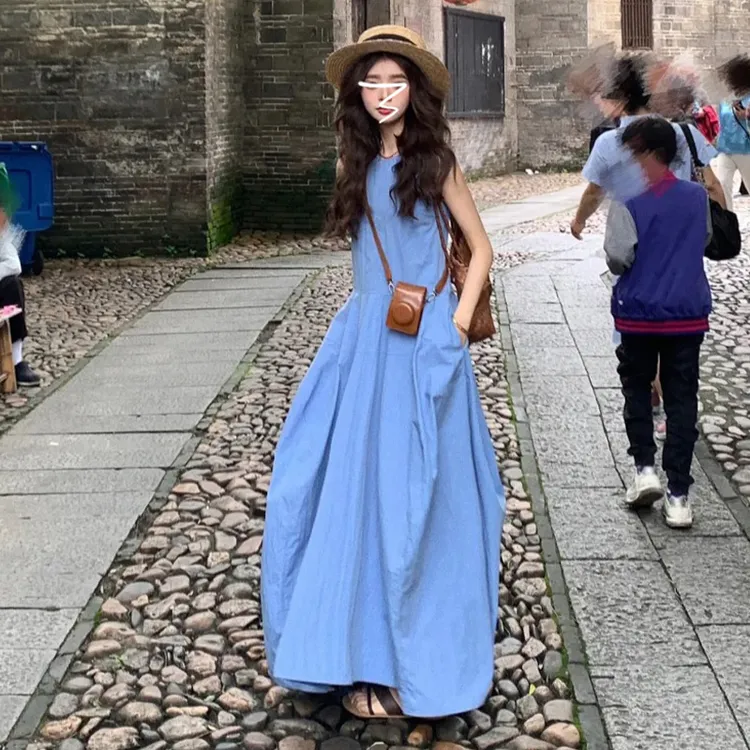 新款法式蓝色无袖背心连衣裙子女夏季海边度假高级感显瘦长裙2622