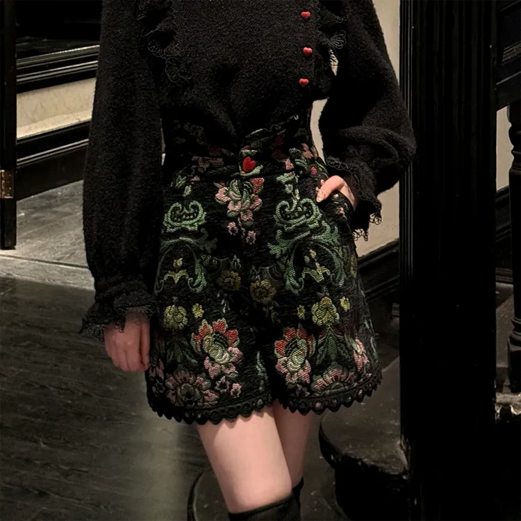 现货 一生罗曼【黑色芭蕾】时尚重工刺绣休闲裤女秋冬显瘦短裤K523