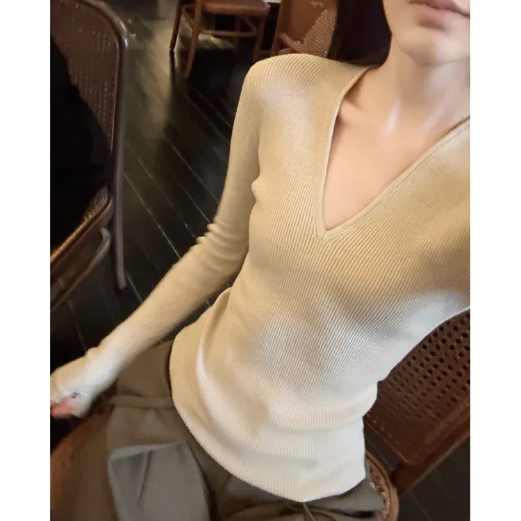 纯欲风修身针织衫女秋冬季2025新款韩系高级感v领打底衫长袖上衣