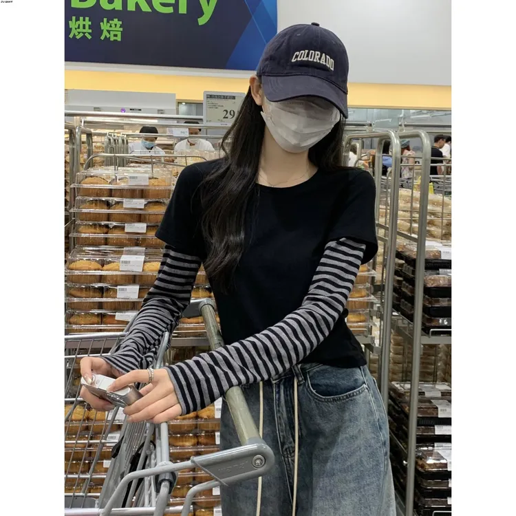 2025春秋薄新款女装假两件拼接条纹长袖打底T恤撞色修身显瘦上衣