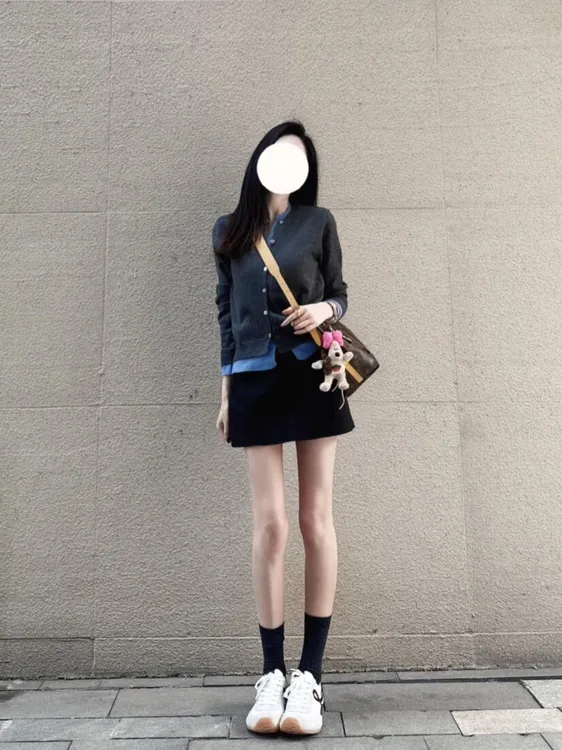 【浪漫交响乐】设计感假两件针织开衫毛衣韩版圆领上衣黑色半裙套装