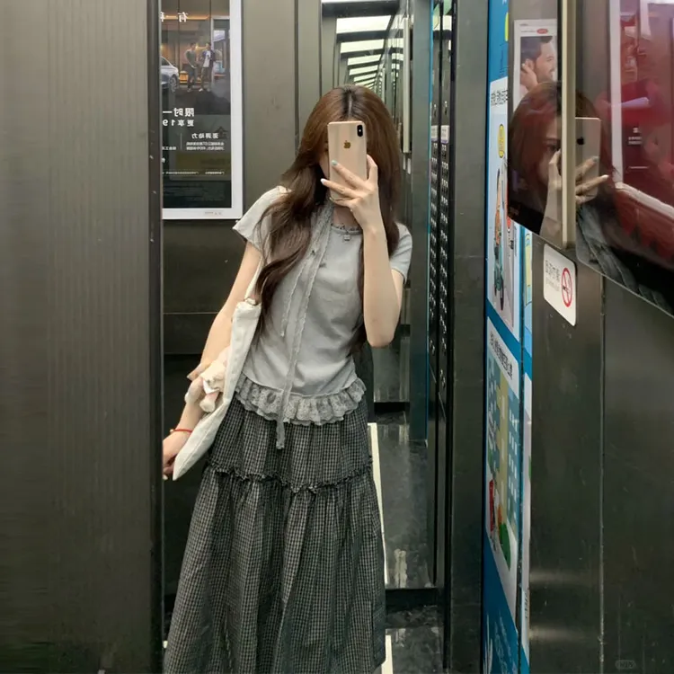 2025夏季新款韩系纯欲蕾丝花边拼接短袖T恤小众格子半身裙两件套