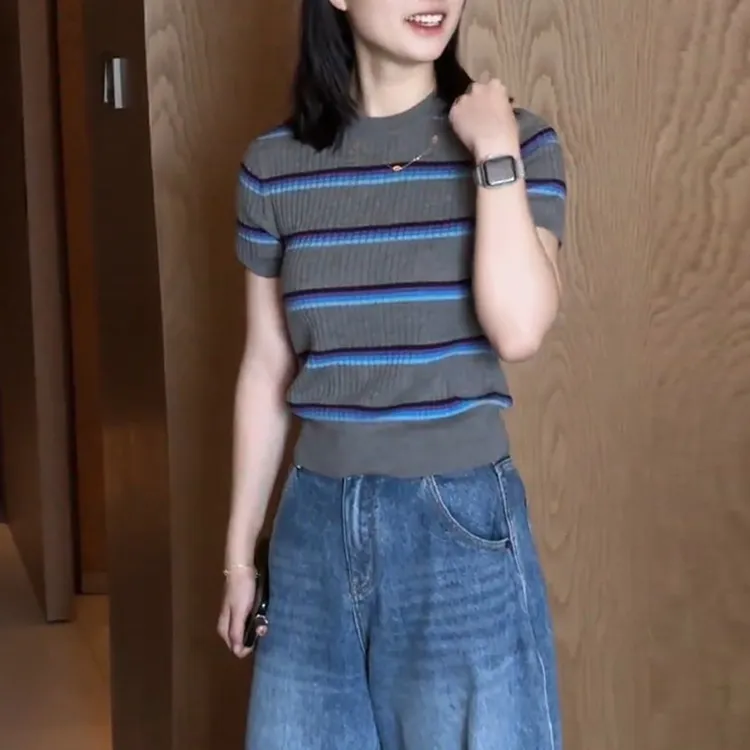 灰色圆领条纹针织短袖女春秋季新款透气舒适修身小众百搭上衣
