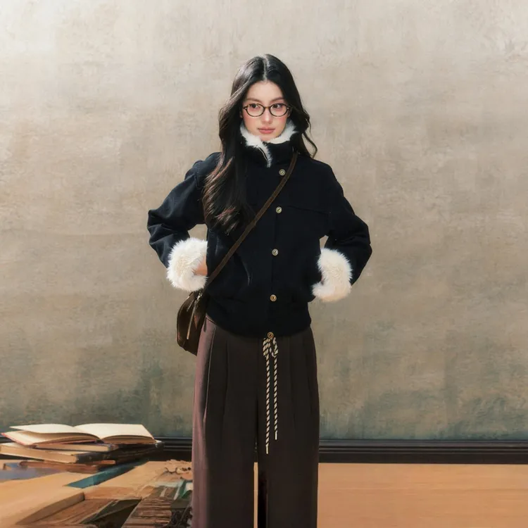 2025秋冬新款黑色麂皮绒女短款修身皮毛一体加厚毛毛夹克外套上衣