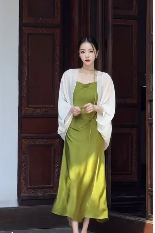 显瘦高端气质吊带连衣裙防晒披肩开衫套装女2025夏季新款两件套