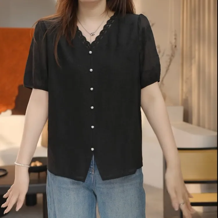 2025新款时尚花边V领提花珍珠扣显瘦百搭休闲短袖衬衫LK2502605