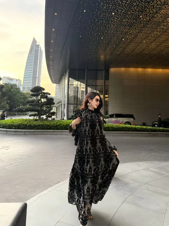 【美女专属 】自带贵气感黑色印花气质连衣裙