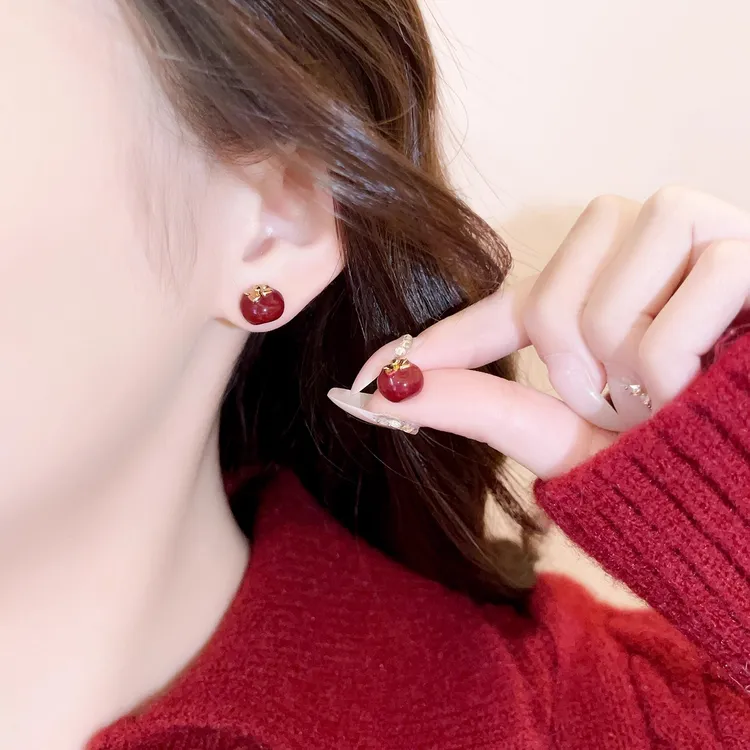 柿柿如意红色柿子小巧耳钉女2026新款爆款高级感耳饰时尚百搭耳环